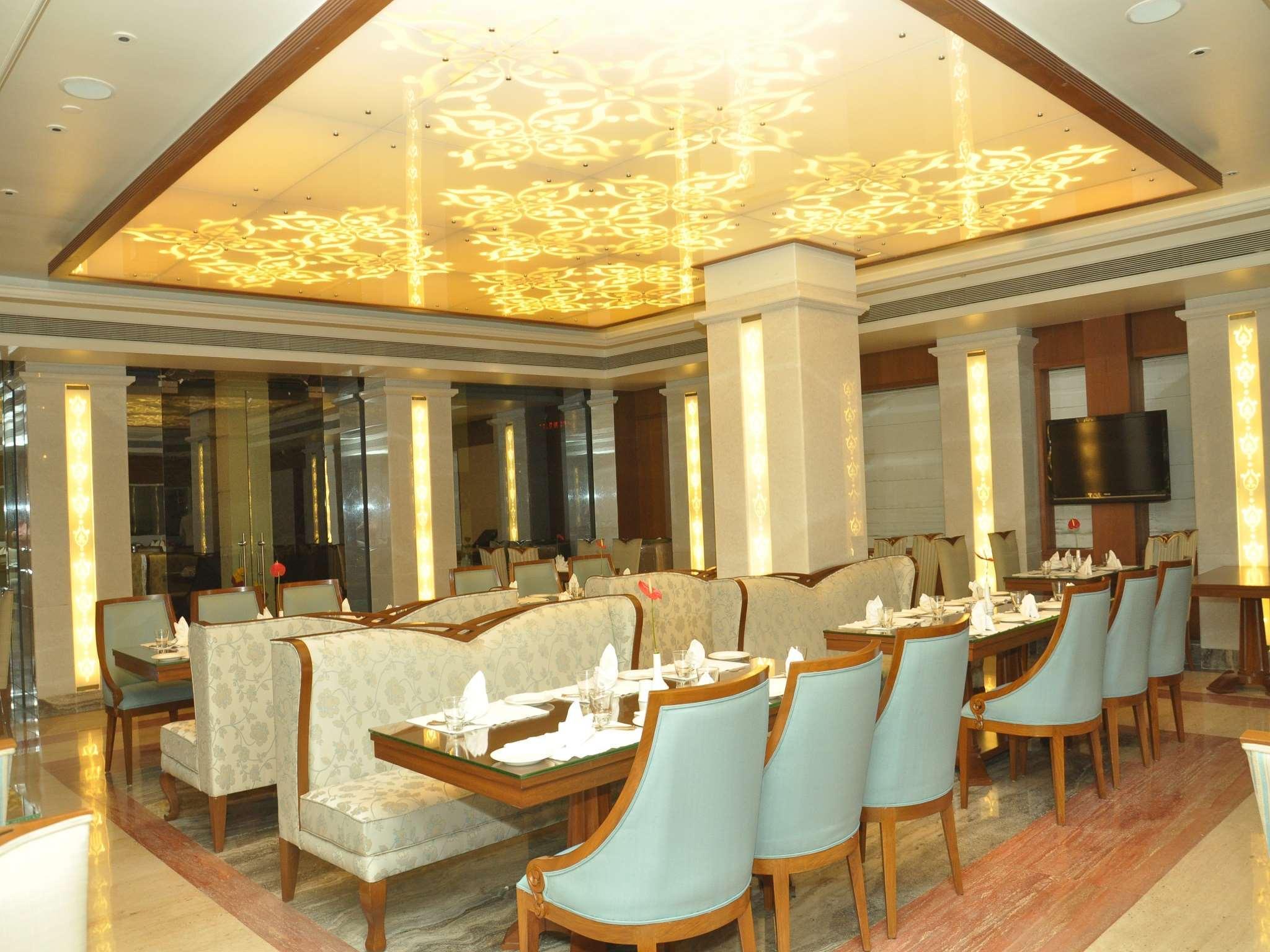 Royal Tulip Navi Mumbai Hotel Екстериор снимка