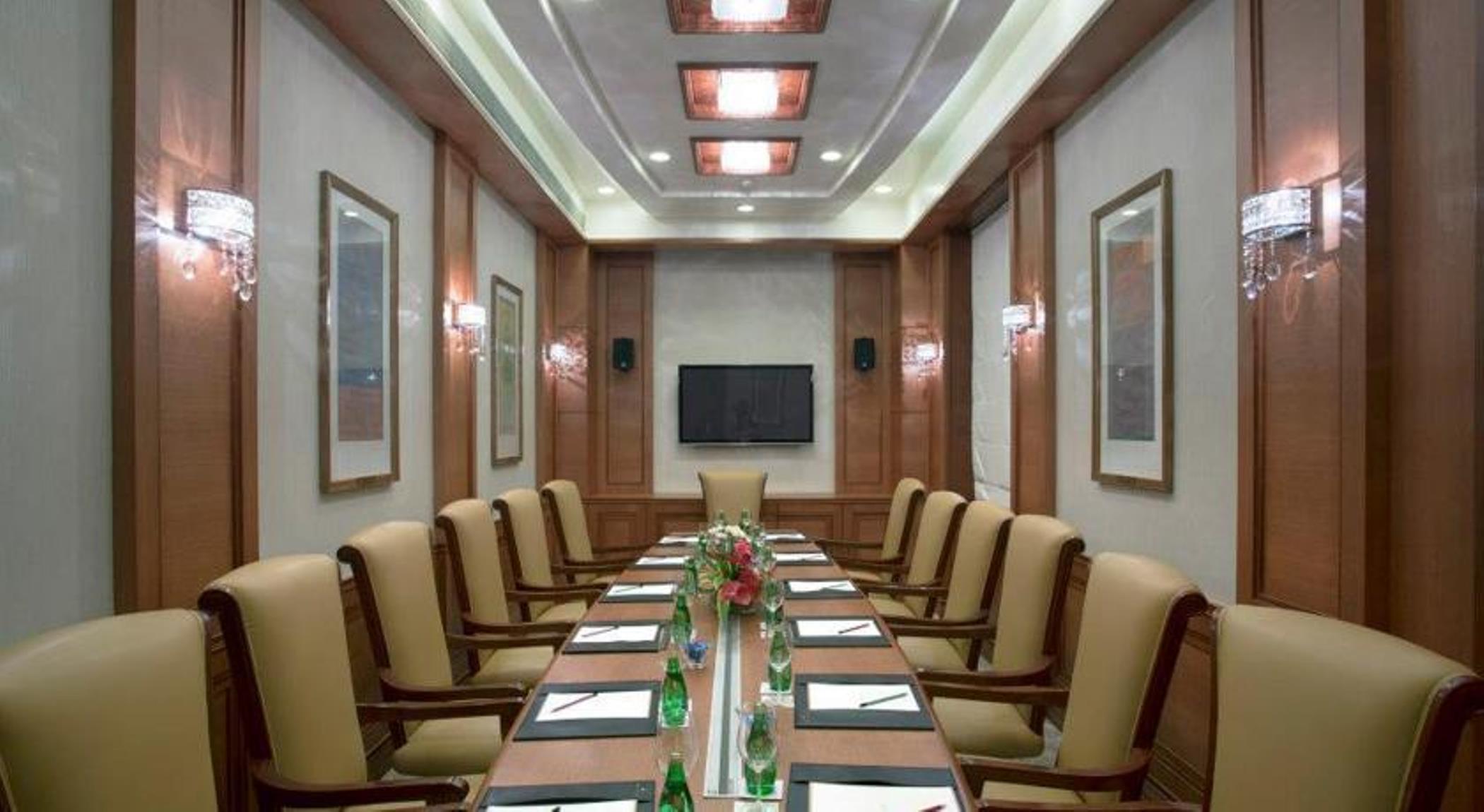 Royal Tulip Navi Mumbai Hotel Екстериор снимка