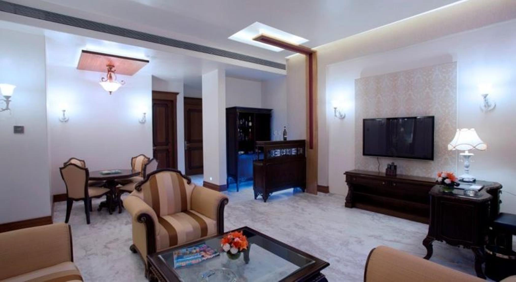Royal Tulip Navi Mumbai Hotel Екстериор снимка