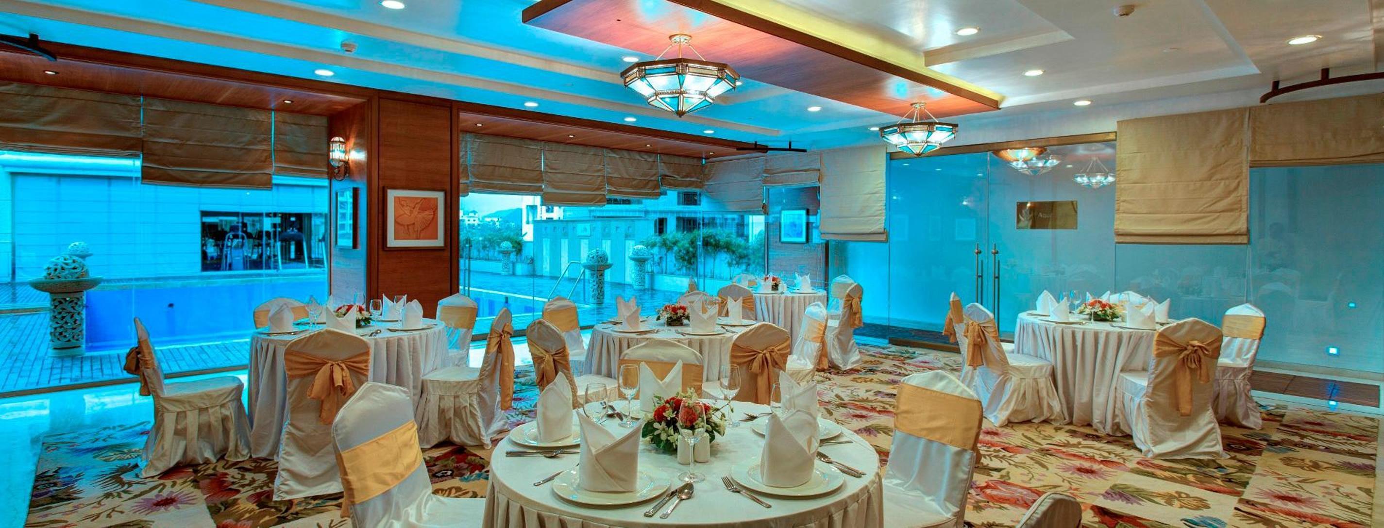 Royal Tulip Navi Mumbai Hotel Екстериор снимка