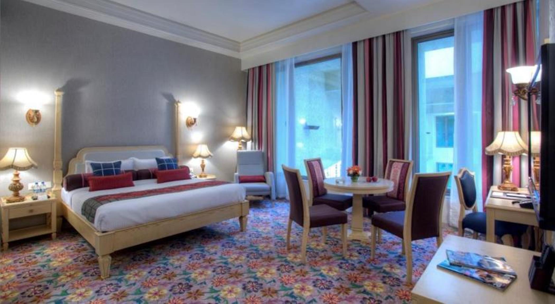 Royal Tulip Navi Mumbai Hotel Екстериор снимка