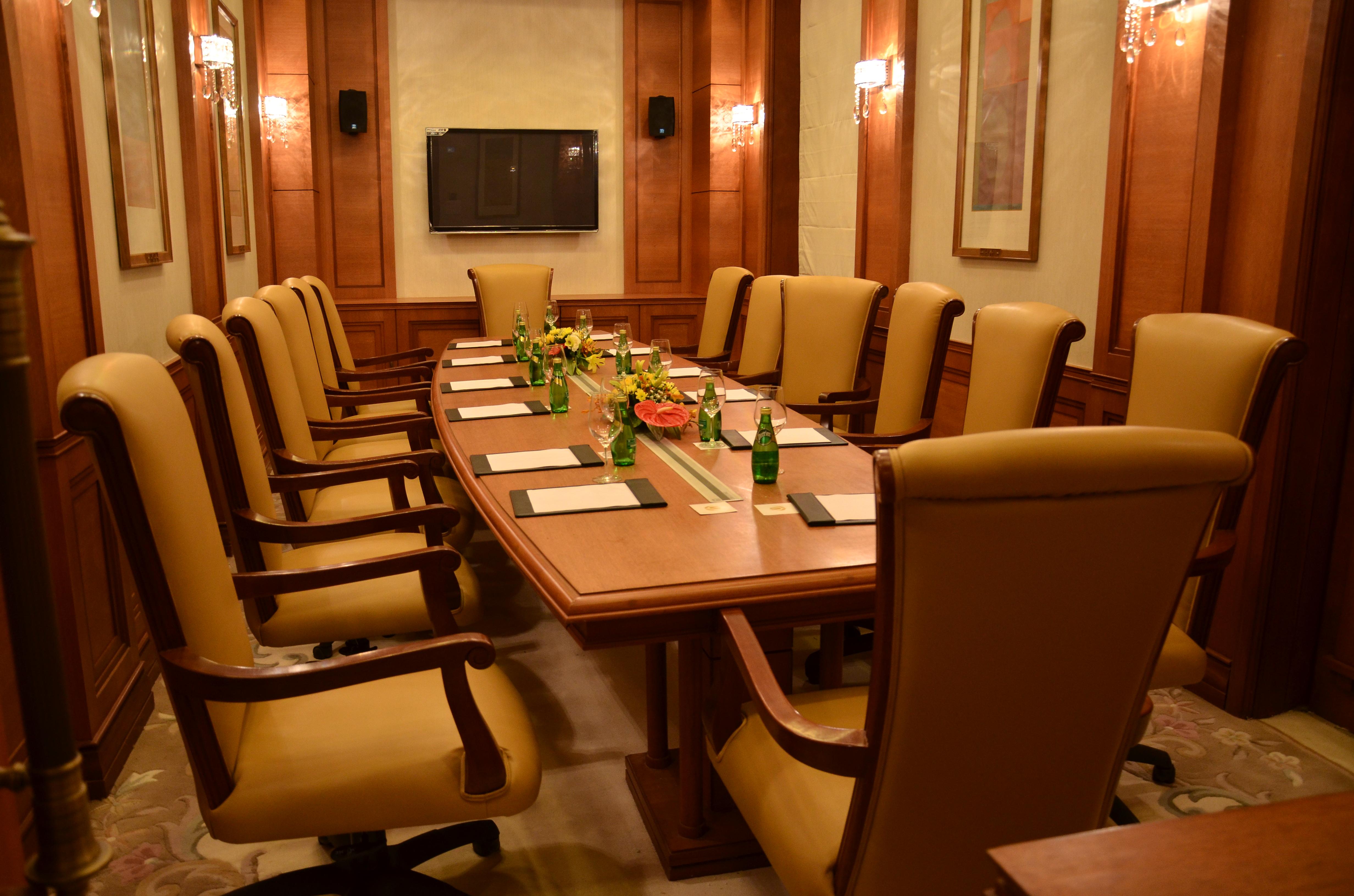 Royal Tulip Navi Mumbai Hotel Екстериор снимка