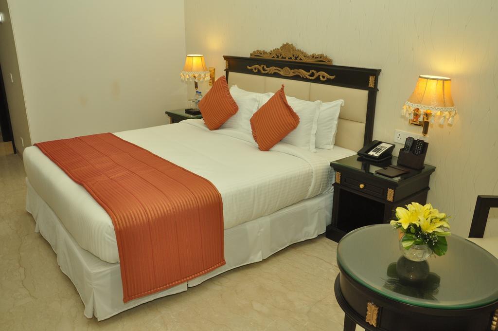 Royal Tulip Navi Mumbai Hotel Екстериор снимка