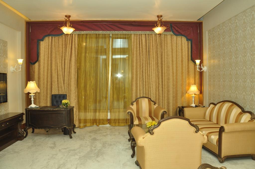Royal Tulip Navi Mumbai Hotel Екстериор снимка