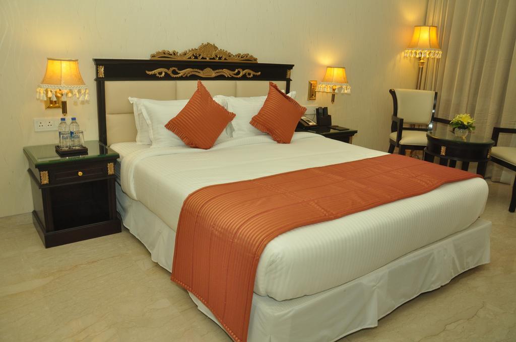 Royal Tulip Navi Mumbai Hotel Екстериор снимка