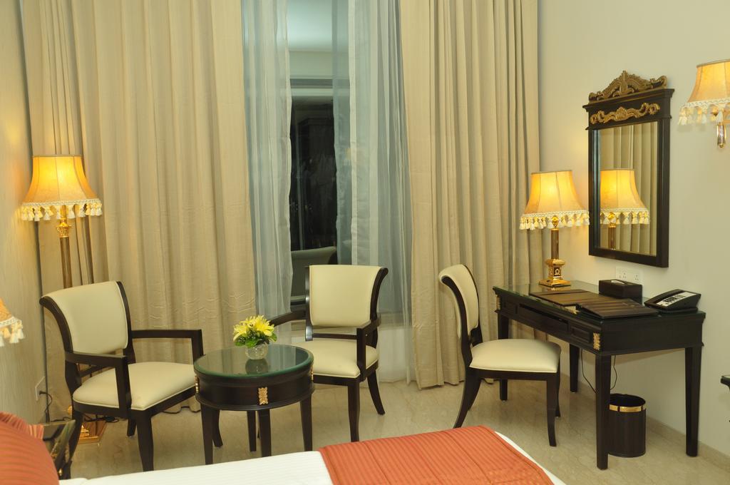 Royal Tulip Navi Mumbai Hotel Екстериор снимка