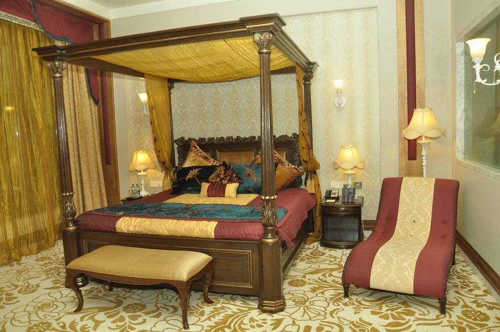 Royal Tulip Navi Mumbai Hotel Екстериор снимка