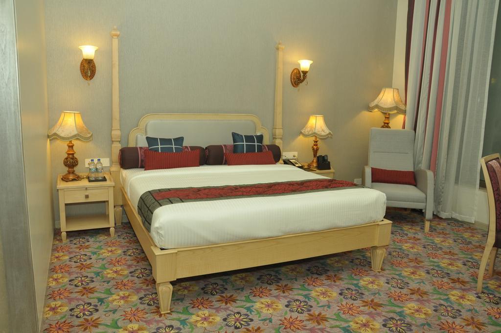 Royal Tulip Navi Mumbai Hotel Екстериор снимка