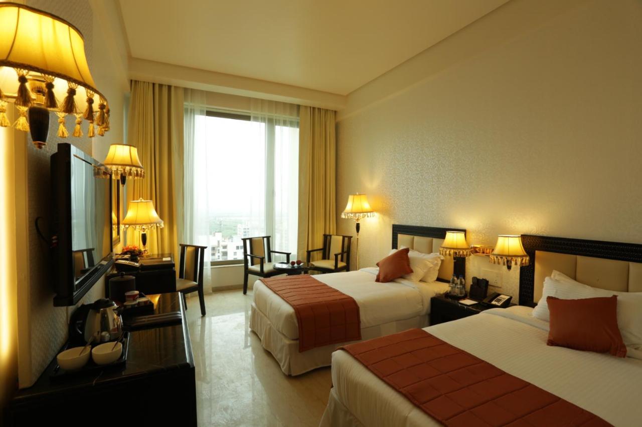 Royal Tulip Navi Mumbai Hotel Екстериор снимка